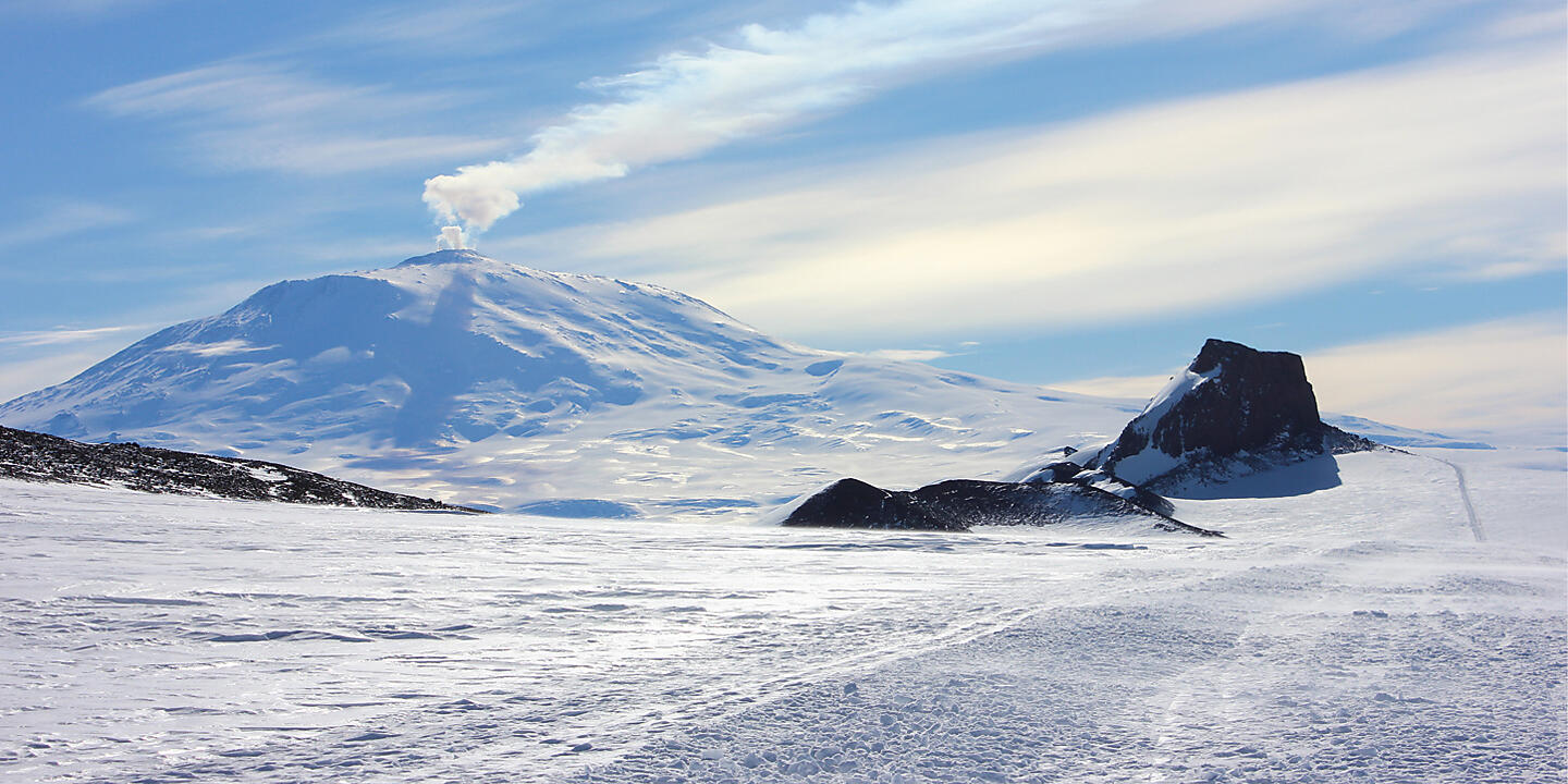 Entre deux continents, terres inexplorées d'Antarctique