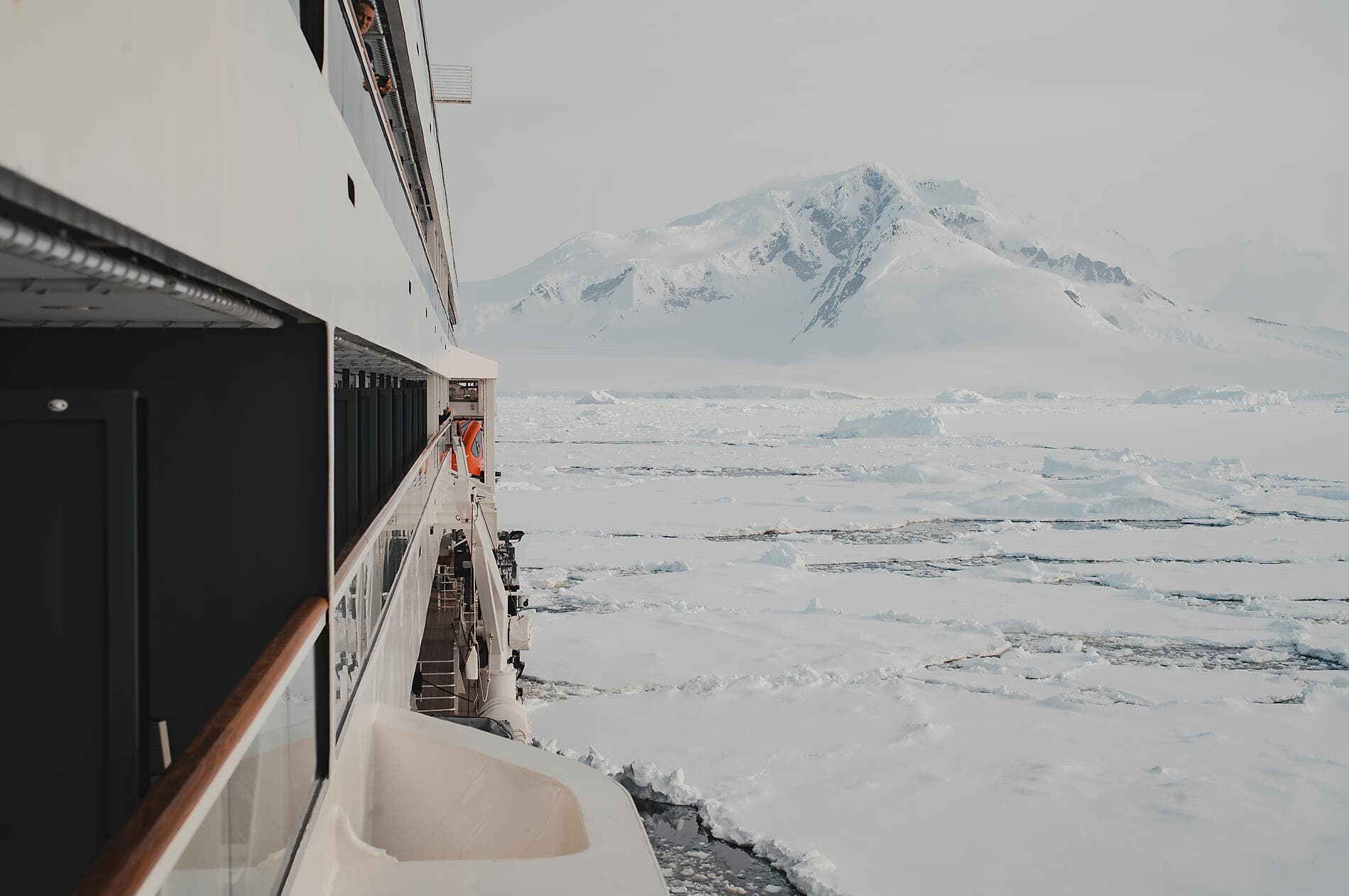 Côte est inexplorée de l'Antarctique et terres australes françaises 